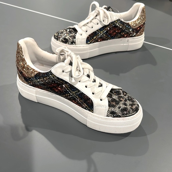 BETSY JOHNSON Rhinestone encrusted, Women’s Lindsay sneakers. Size 6 LIKE NEW - Picture 3 of 16